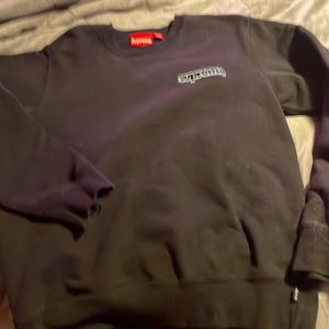 Supreme sweatshirt size medium